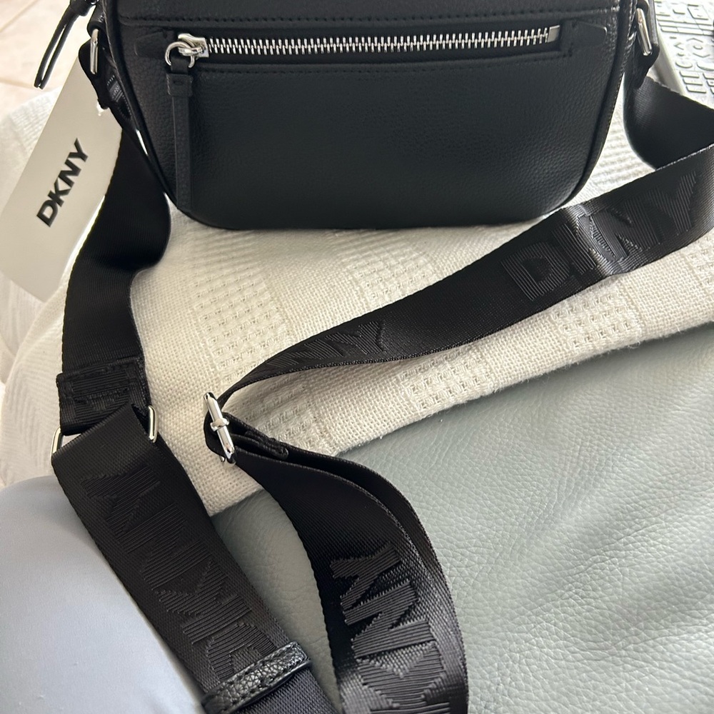 NWT🤍DKNY BAG🤍